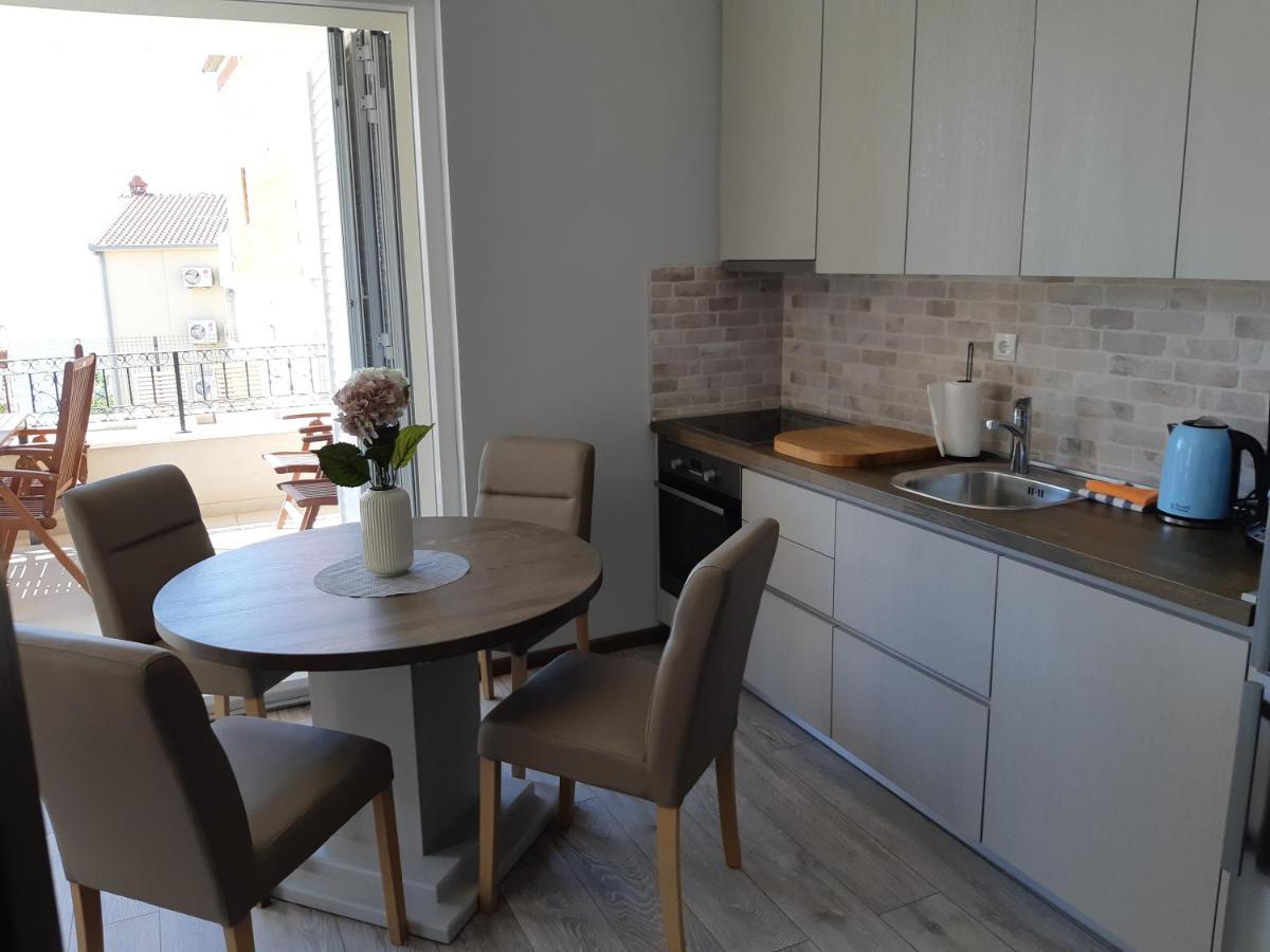 Apartment Lizzi. Trogir Luaran gambar