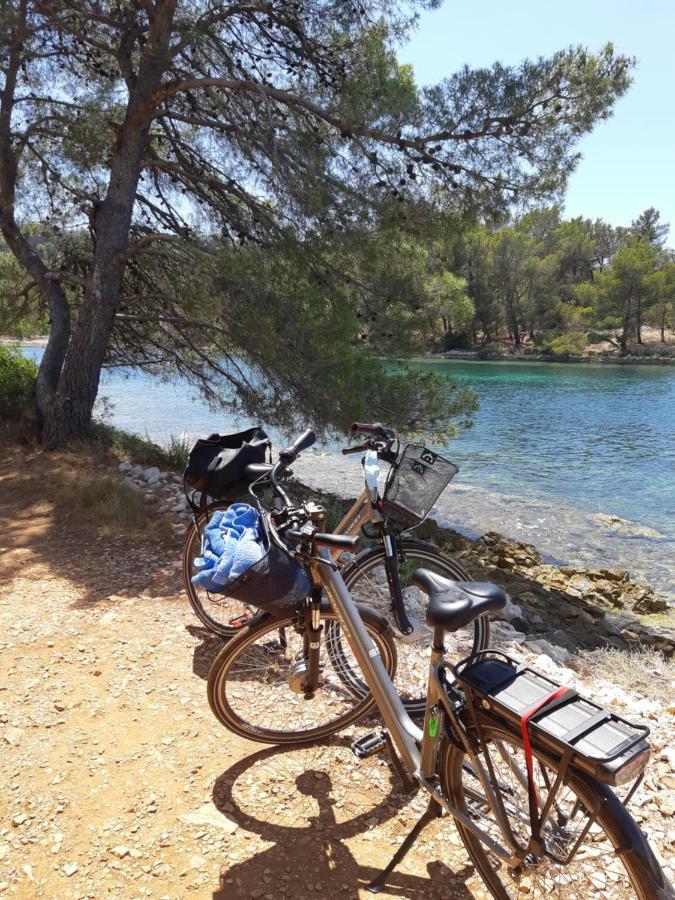 Apartment Lizzi. Trogir Luaran gambar